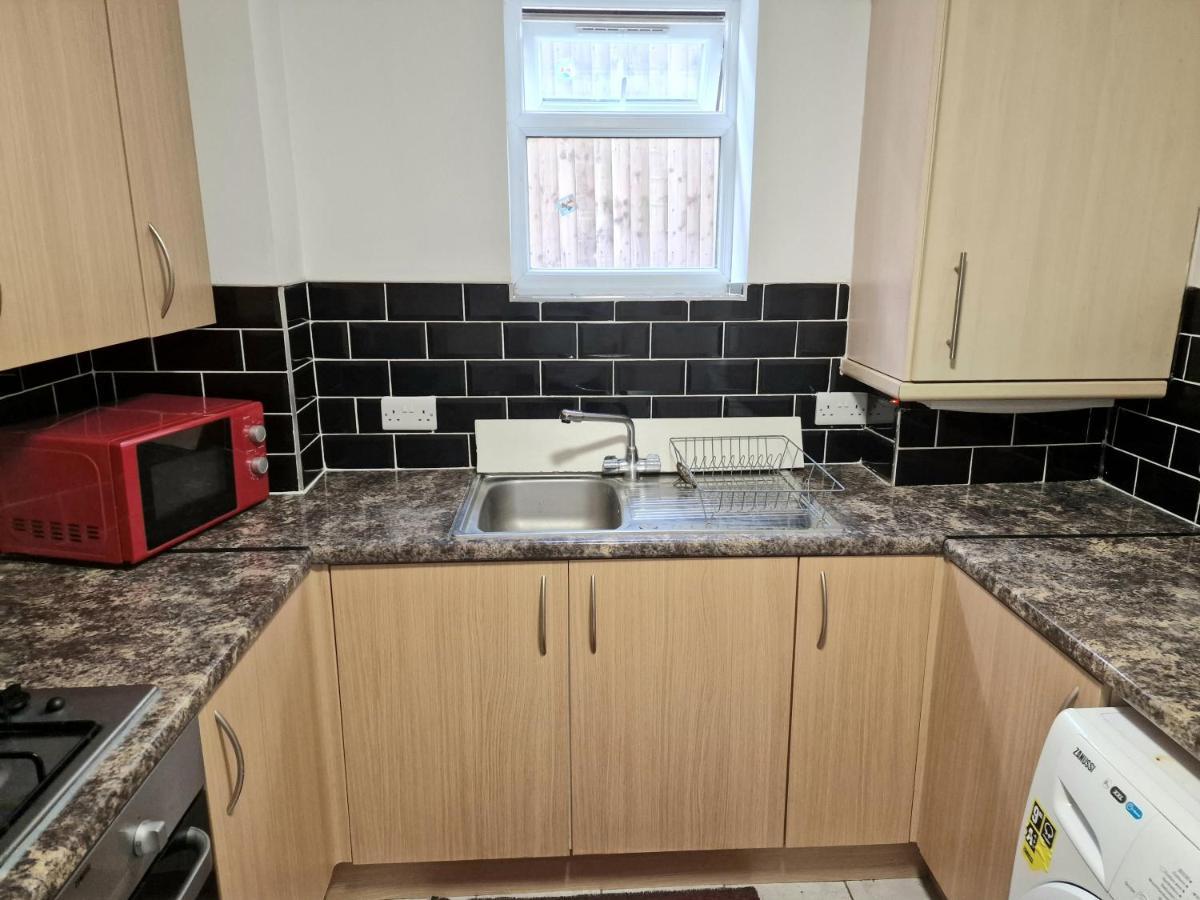 Mile End Budget Guesthouse London Eksteriør billede