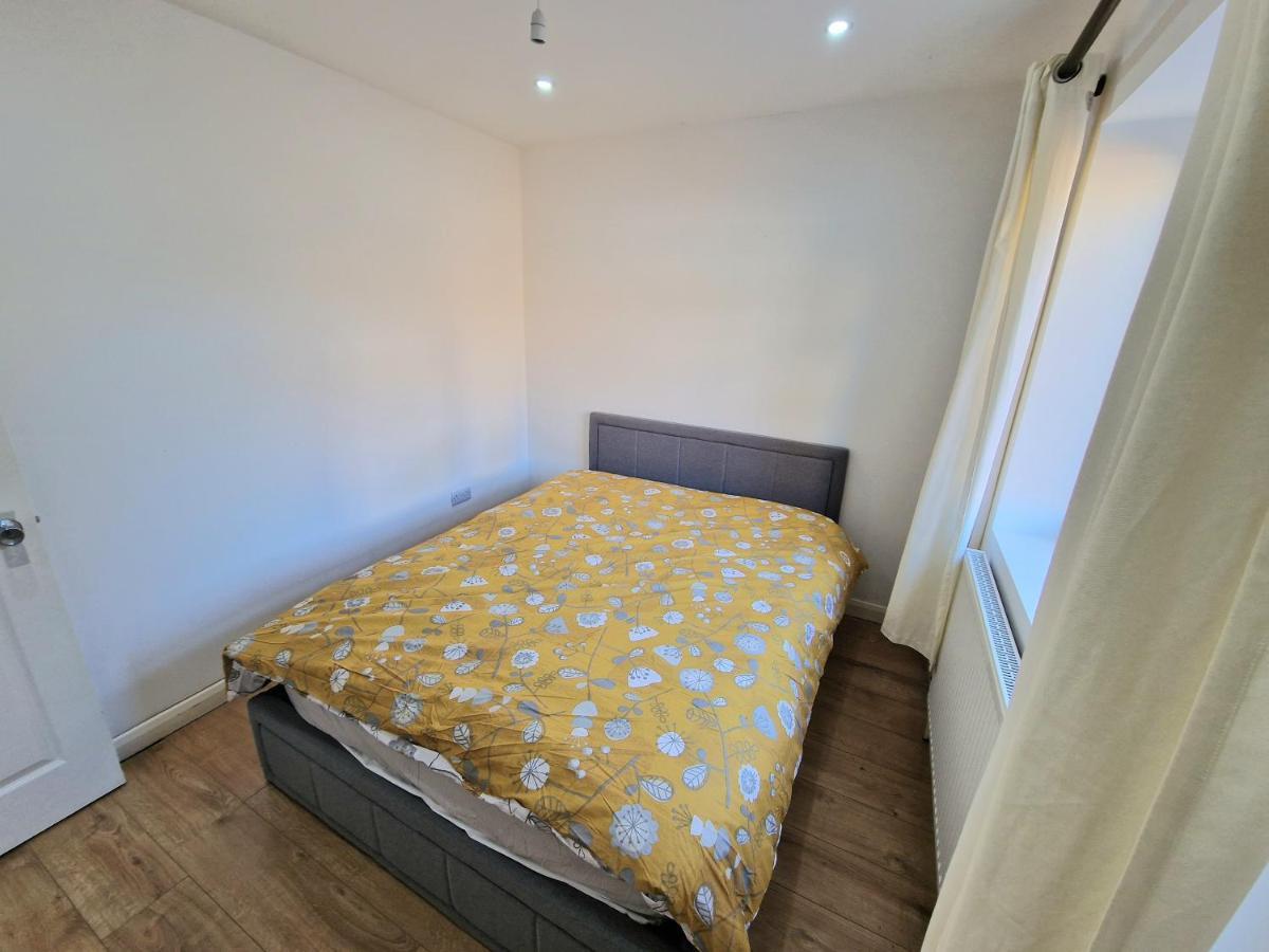 Mile End Budget Guesthouse London Eksteriør billede