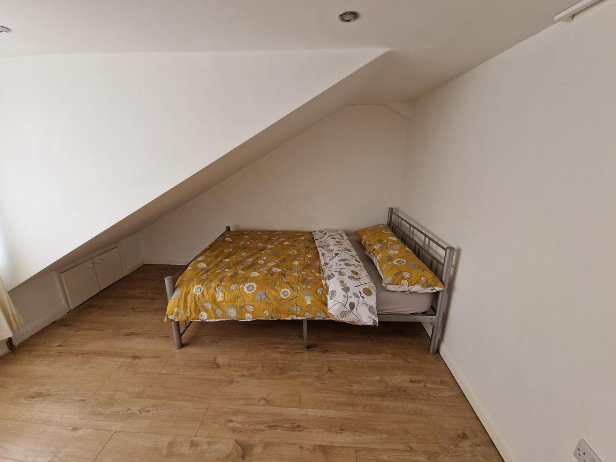 Mile End Budget Guesthouse London Eksteriør billede