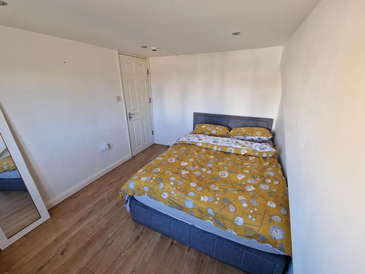 Mile End Budget Guesthouse London Eksteriør billede