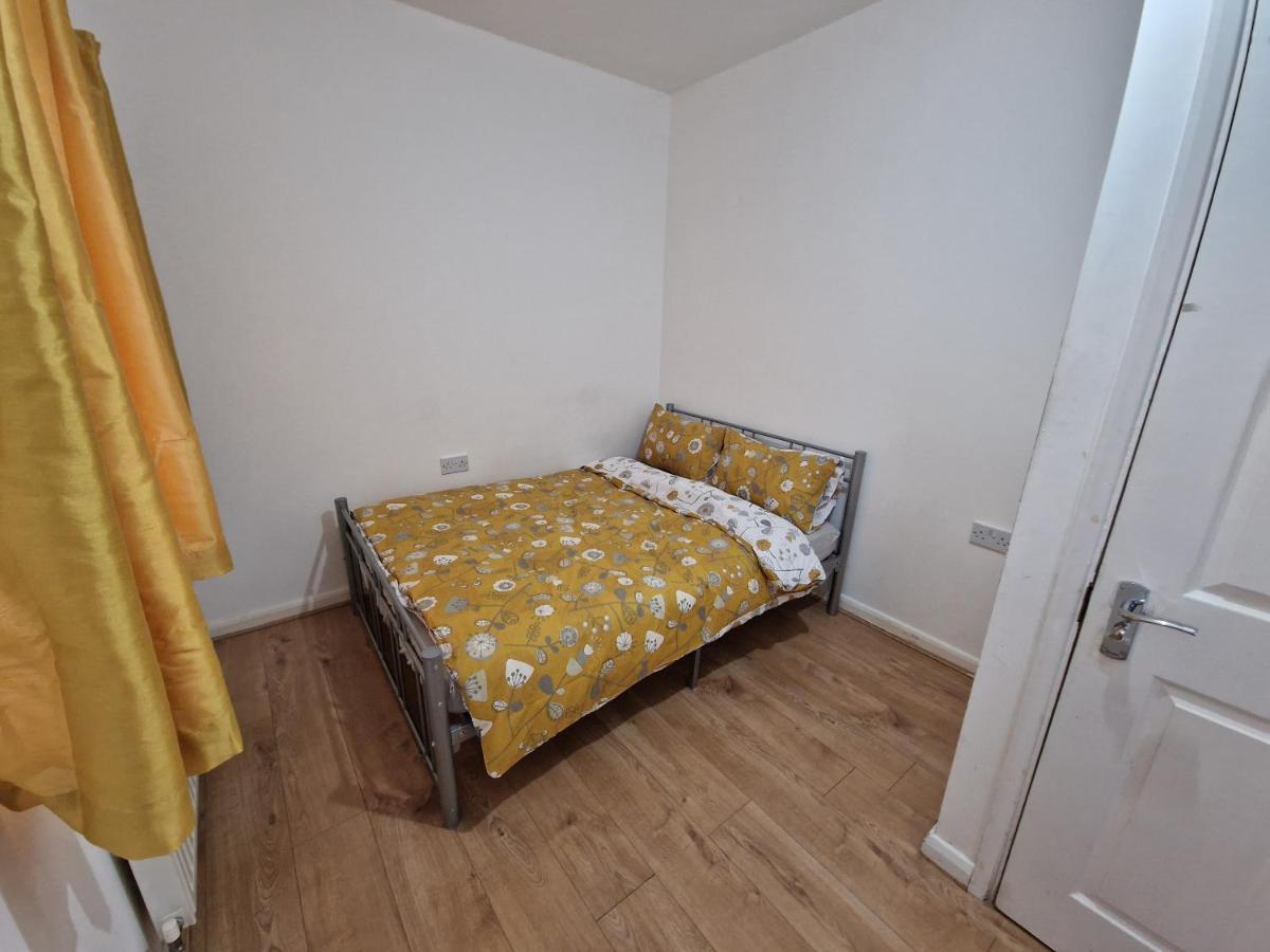 Mile End Budget Guesthouse London Eksteriør billede